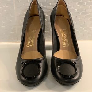 Salvatore Ferragamo Gancio Leather Pump